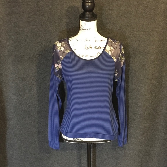 Mudd Tops - 🆕NWT Mud Raglan Top